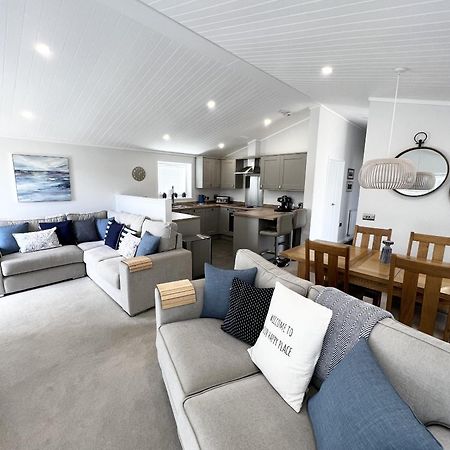 Diddly Squat Lodge With Hot Tub, Pendle View Holiday Park Clitheroe Εξωτερικό φωτογραφία