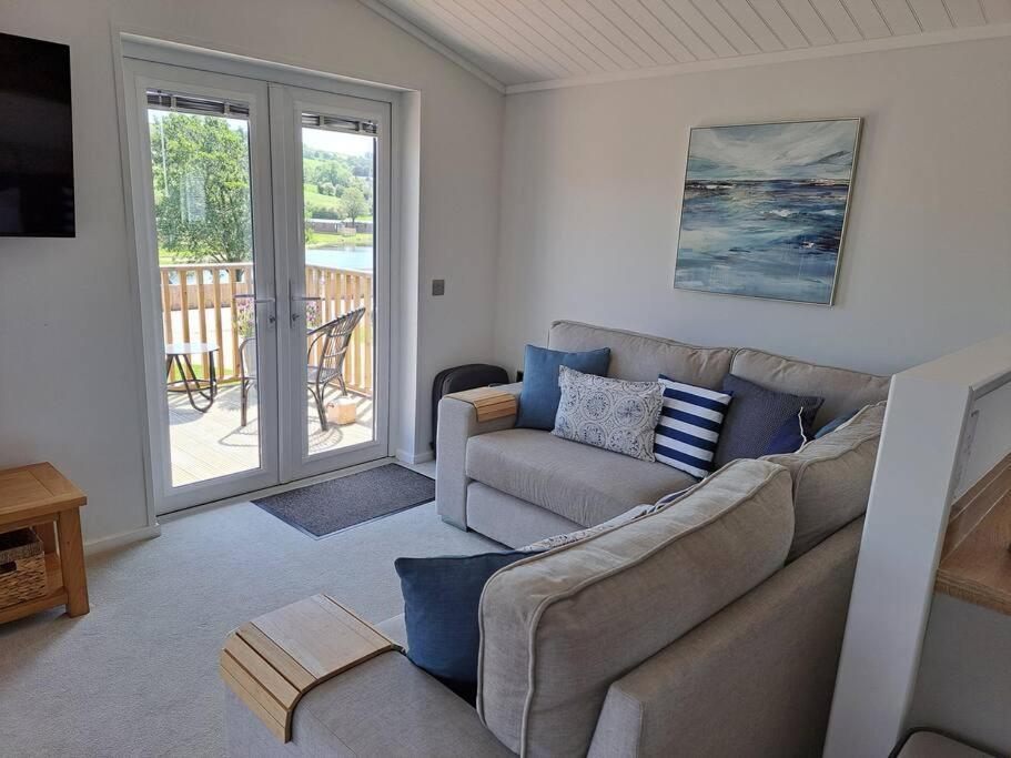 Diddly Squat Lodge With Hot Tub, Pendle View Holiday Park Clitheroe Εξωτερικό φωτογραφία