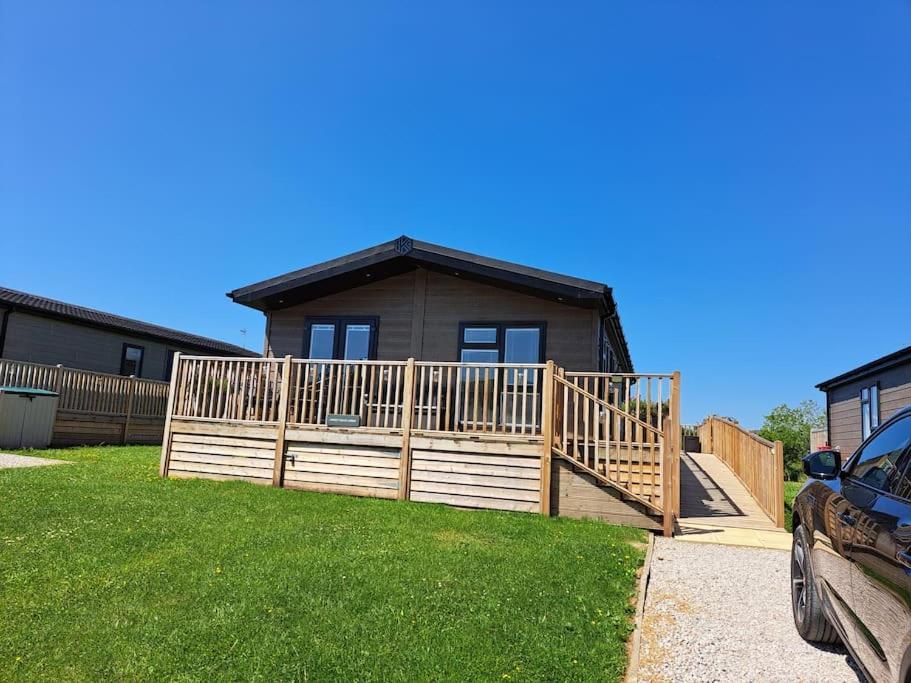 Diddly Squat Lodge With Hot Tub, Pendle View Holiday Park Clitheroe Εξωτερικό φωτογραφία