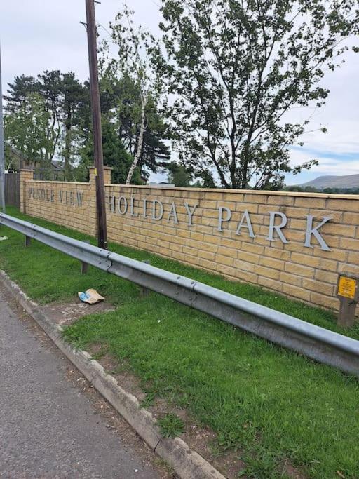 Diddly Squat Lodge With Hot Tub, Pendle View Holiday Park Clitheroe Εξωτερικό φωτογραφία